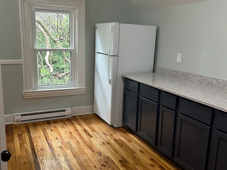 623 S 3rd St — Photo 13