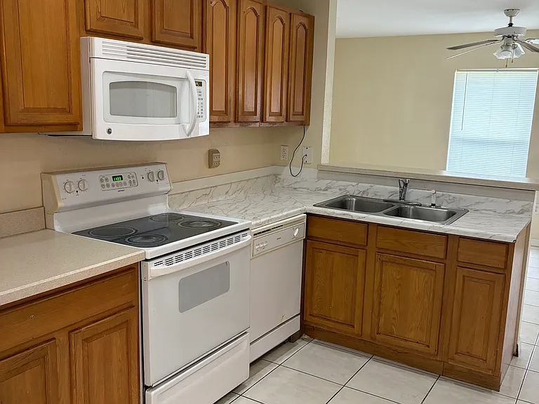 5620 Granada Blvd — Photo 9