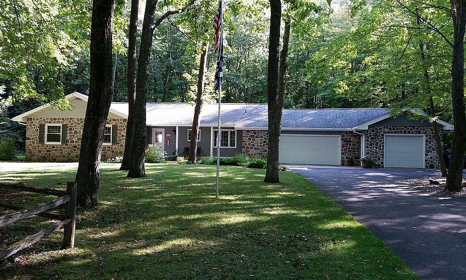 2211 Hemlock Ave. Rothschild