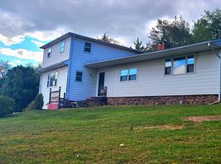 5790 Mountain Rd, Dover, PA 17315