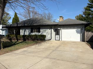 5795 S Bradley Ct, Hanover Park, IL 60133