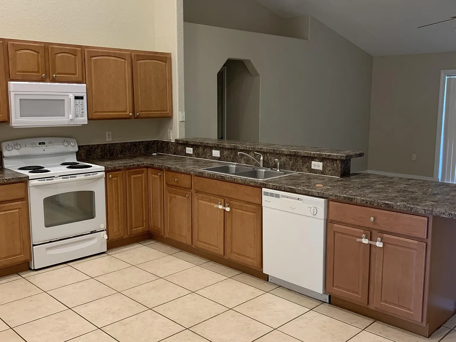 1251 Creekview Ct - 1 — Photo 3