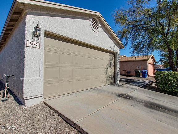 3rd image of 1690 W Summer Dawn Dr