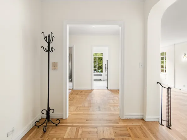 115 Payson Avenue image 1 of 10