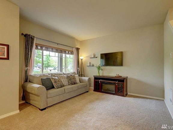 3rd image of 966 43rd Ct NE