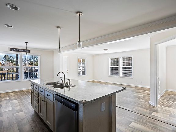 3rd image of 303 Jerrys Folly Rd