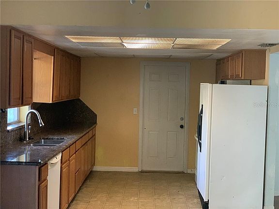 2nd image of 3315 Acapulco Dr
