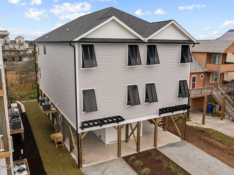 1st image of 415 N New River Drive