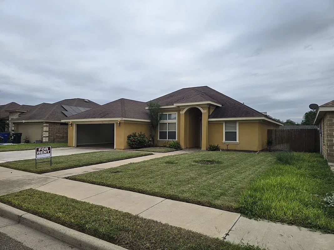 3 bed, 2.0 bath, 1867 sqft, $1,900 — Photo 1