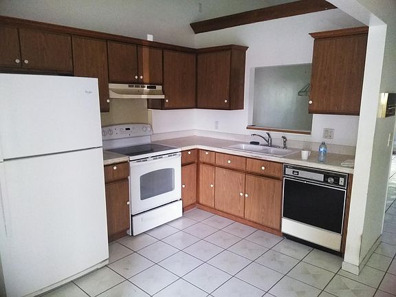 3rd image of 677 Bablonica Dr