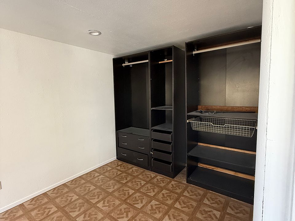 2nd image of 4455 Van Horne Ave