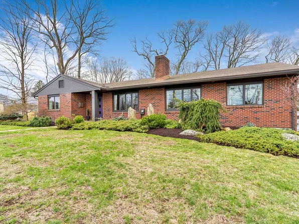 81 Linden St, Holliston, MA 01746