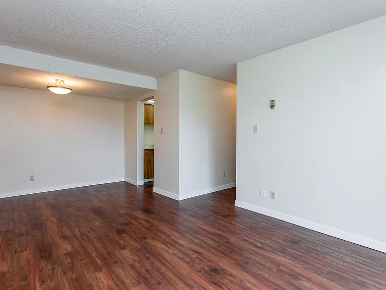 8200 Colonial Dr — Photo 10