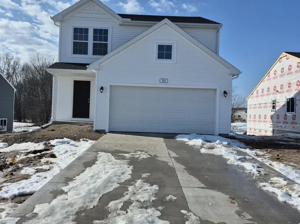 511 Needlewood Dr, Cedar Springs, MI 49319