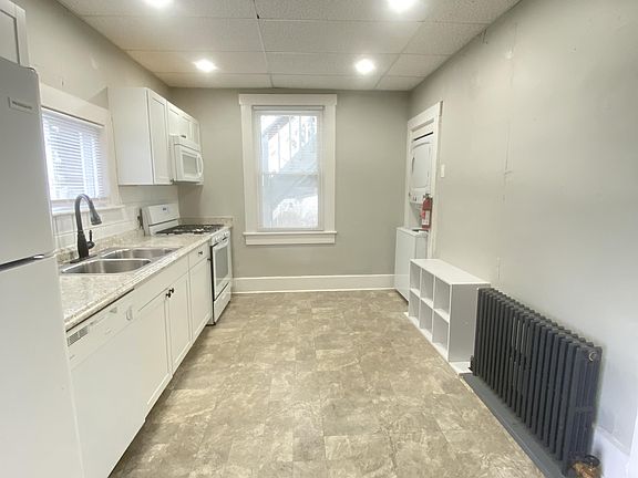 2nd image of 704 N Main St APT A