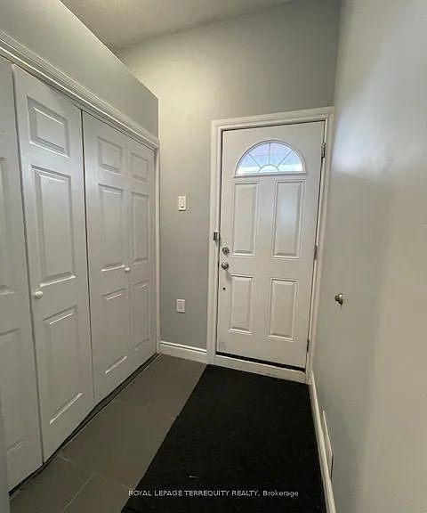 482 Camden Cir #BASEMENT — Photo 2