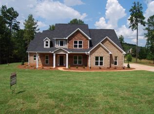 40 River Rapids Dr, Forsyth, GA 31029