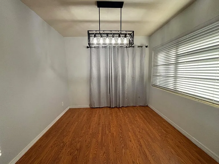 226 Palm Ave — Photo 8