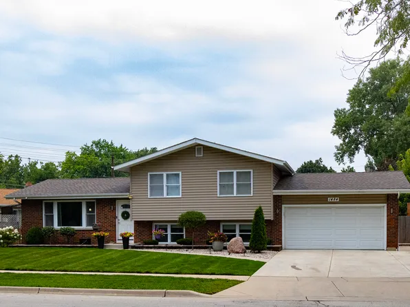 1484 Royal Blvd, Elgin, IL 60123