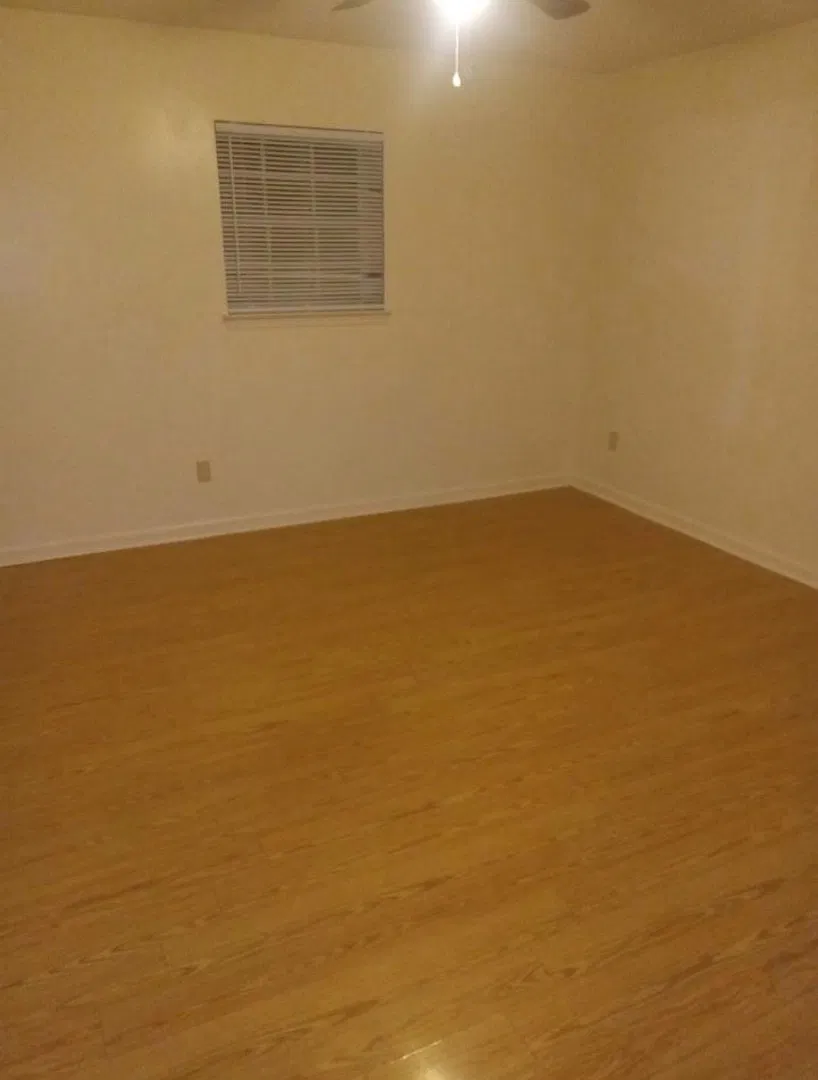 311 Lee Dr - B — Photo 3