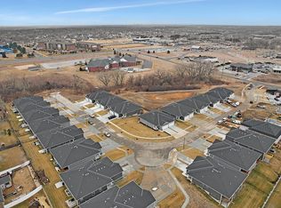 8651 Covenant Ct, Lincoln, NE 68526