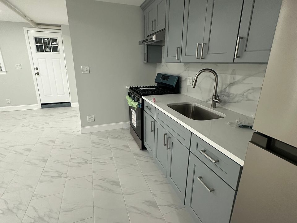 1st image of 2213 Wilson Ave