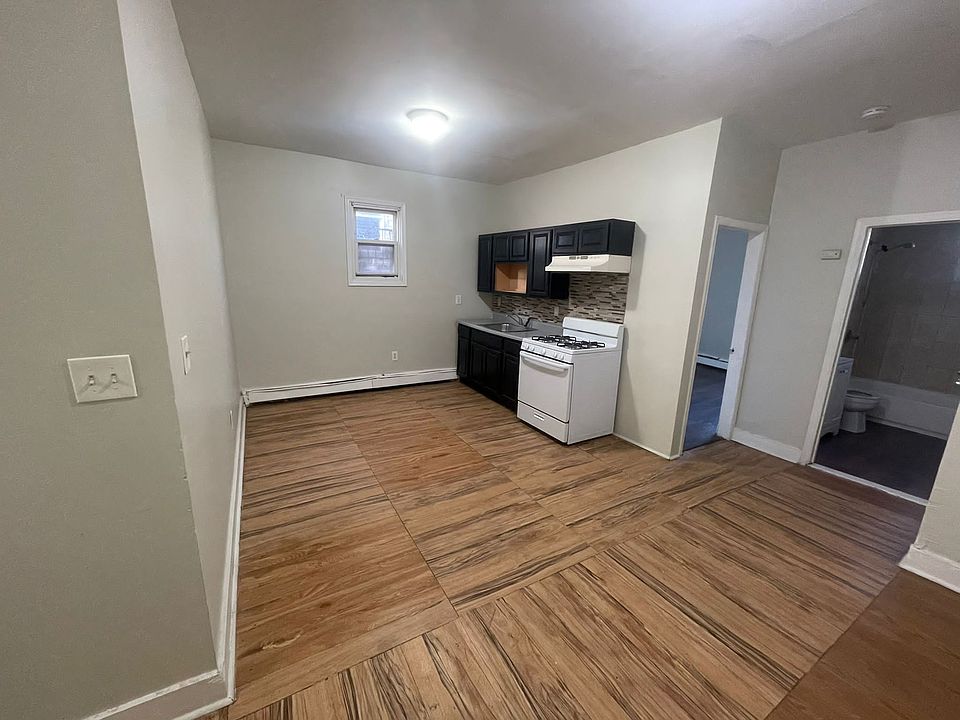 1st image of 951 Clinton Ave #22E