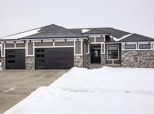 10061 Rhaenys Rd, West Des Moines, IA 50266