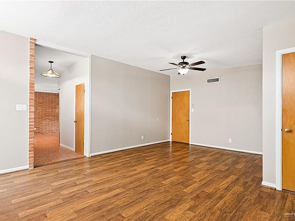 4th image of 1308 W Daffodil Ave