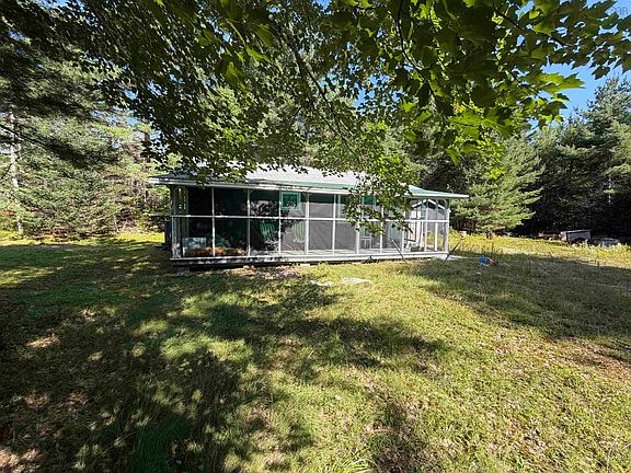 3rd image of 148 Brier Hill Rd
