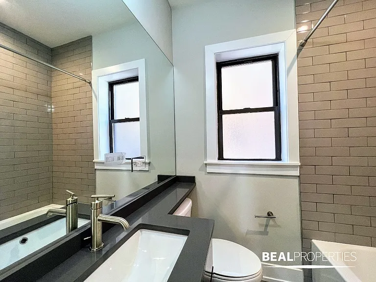 916 Crain St #1 — Photo 18