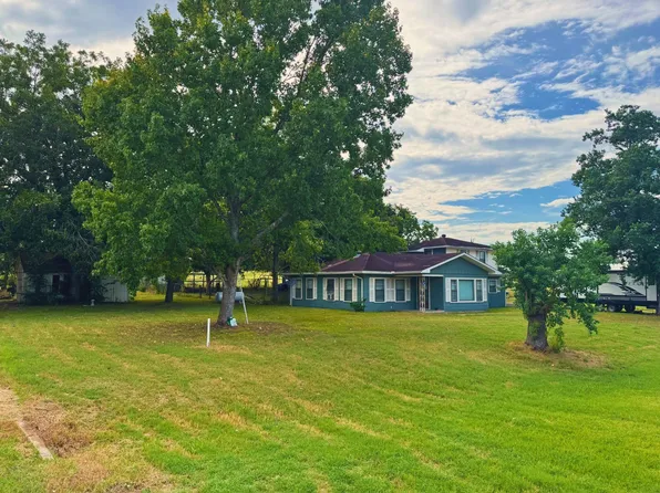 8081 Ernst Pkwy, Industry, TX 78944