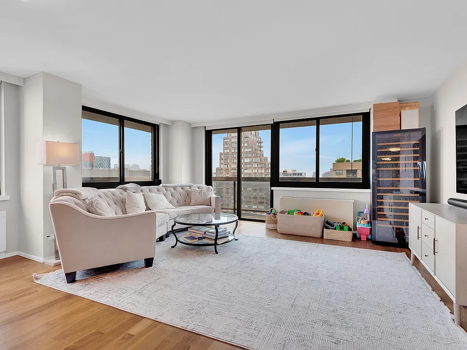 515 E 72nd St #35D