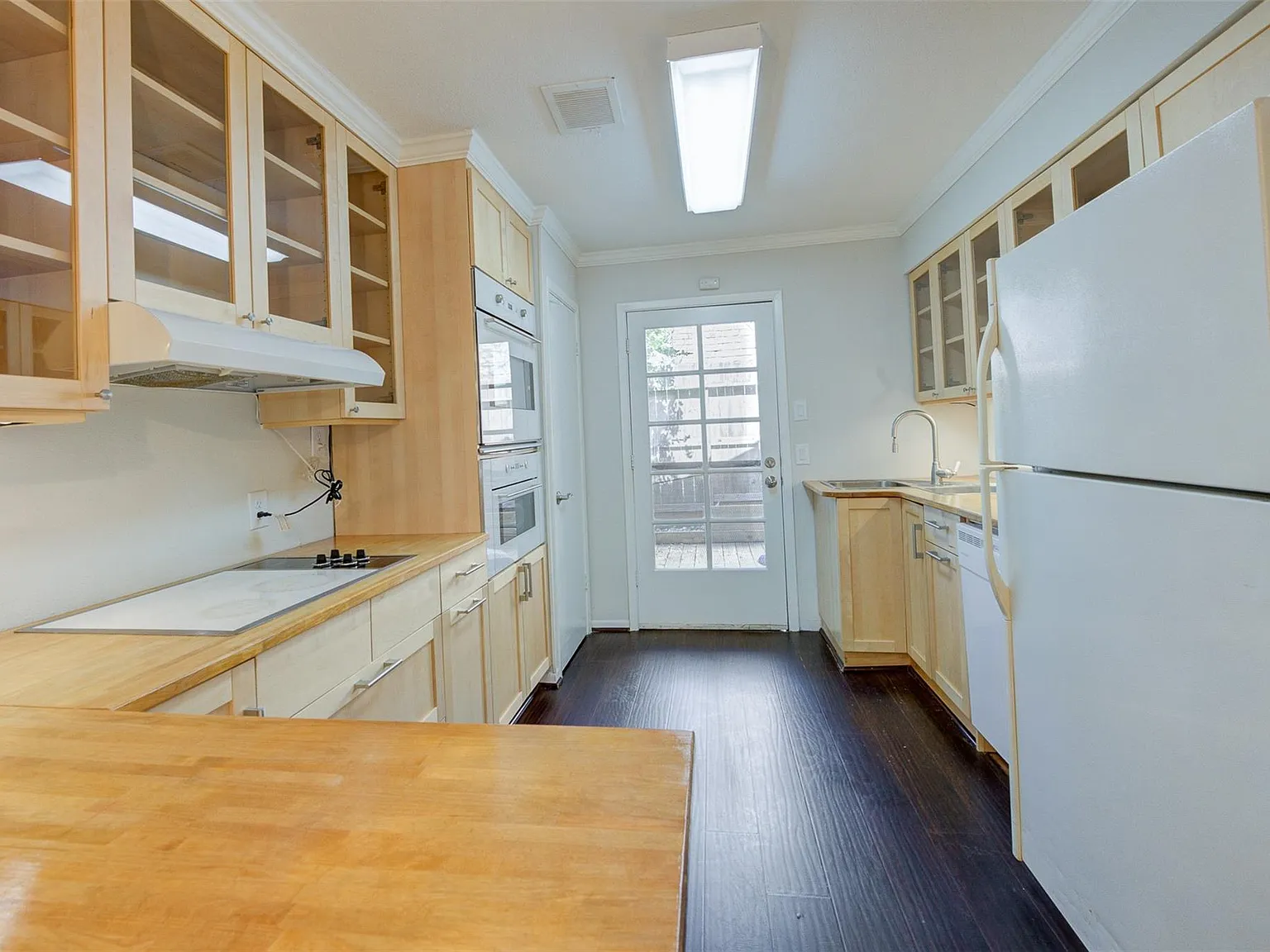 2 bed, 2.0 bath, 1082 sqft, $1,695 — Photo 4