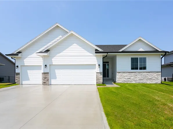 1504 NE Heritage Dr, Grimes, IA 50111