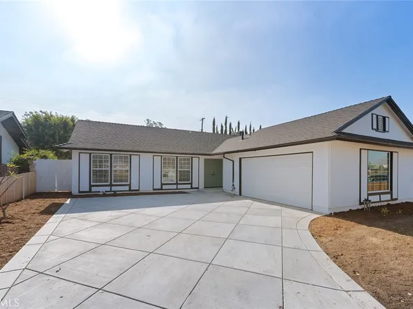 23832 La Rosa Dr, Lake Forest, CA 92630