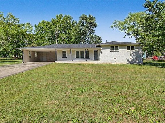 2nd image of 104 Meadow Ln
