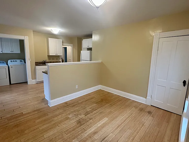 134 Queen St — Photo 22