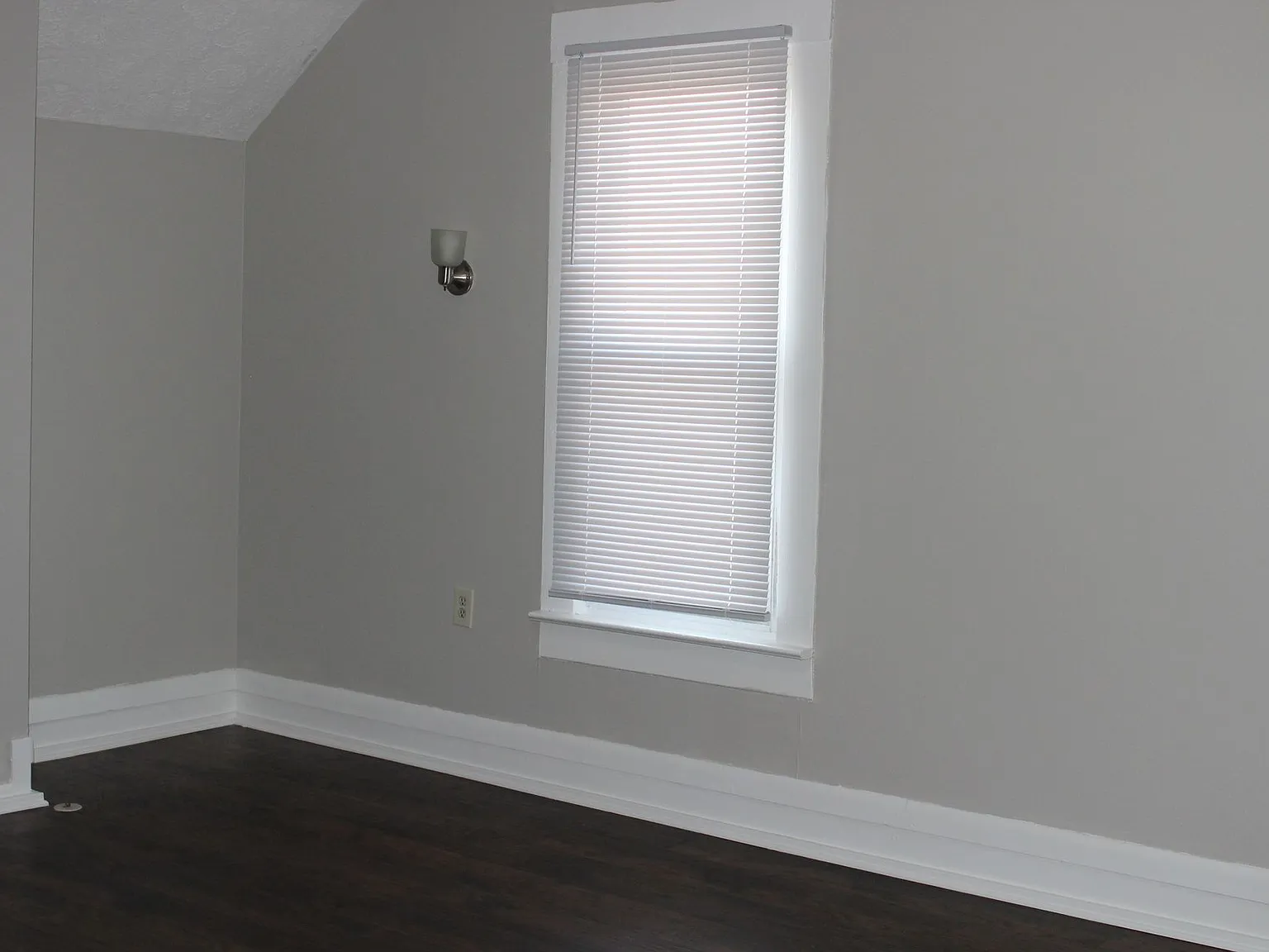 NCH - 850-852 E Livingston Ave. — Photo 3