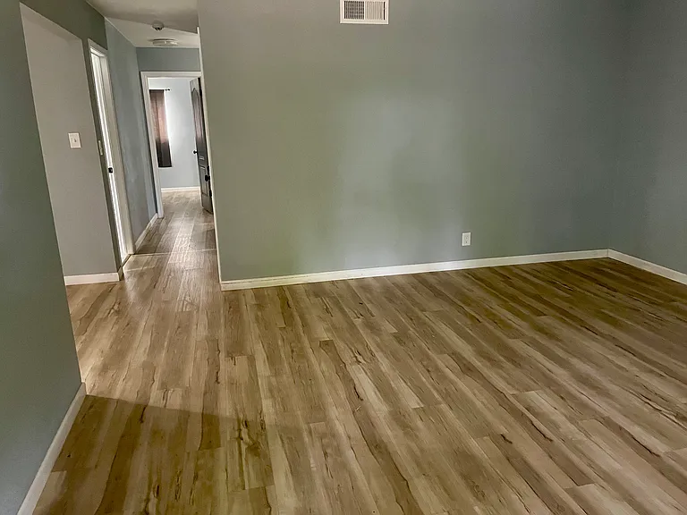 2628 Cypress Ave — Photo 4