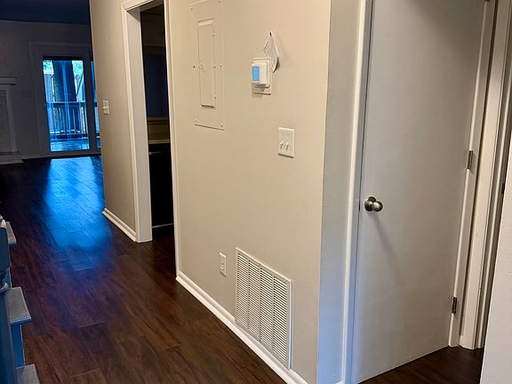 3rd image of 2029 Eastwood Rd APT 102