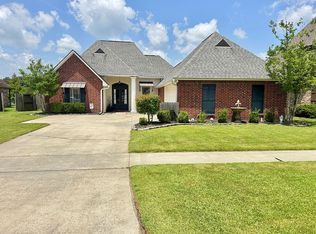 34237 Spring Lake Dr, Walker, LA 70785