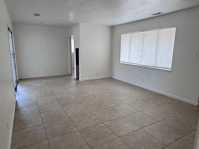 1829 E Avenue Q9 — Photo 7
