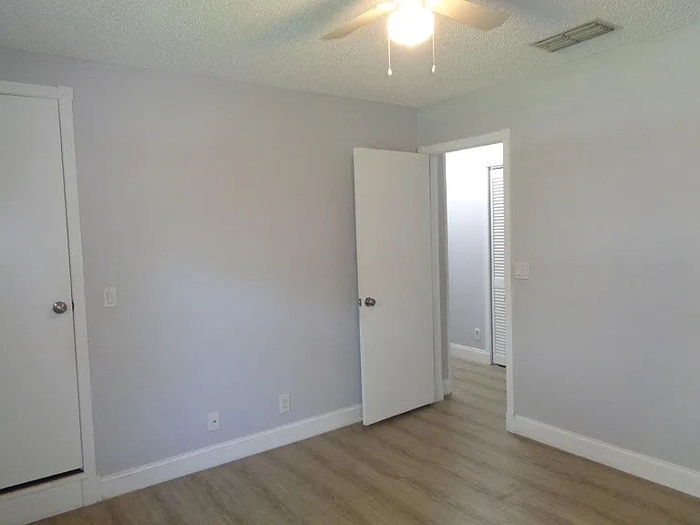 1917 NE 3rd St #103 — Photo 16