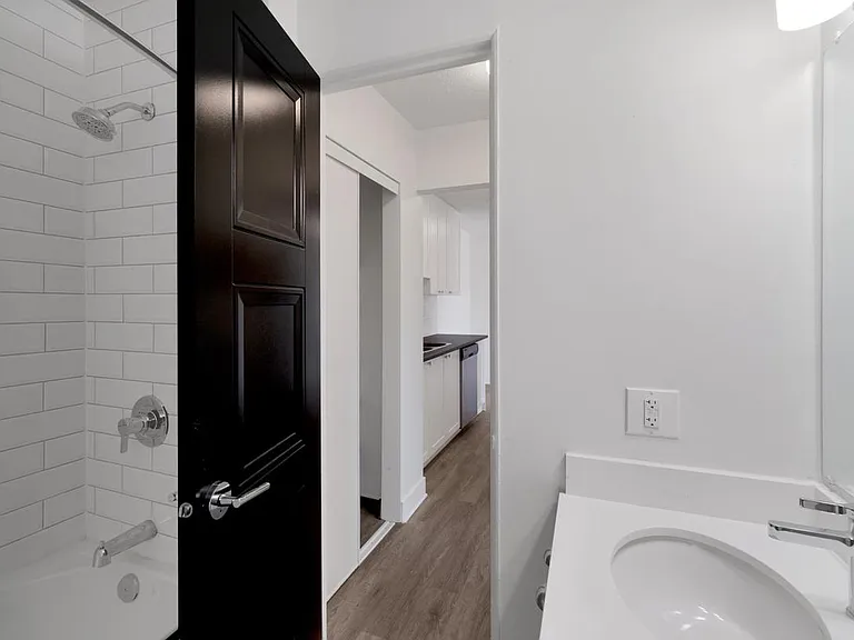 130 Stewart Ave #9 — Photo 8