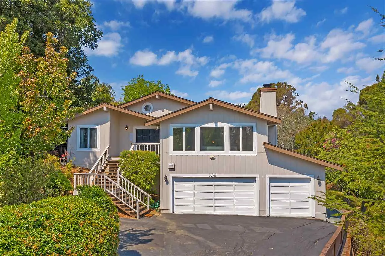 3270 Elvia St photo 1