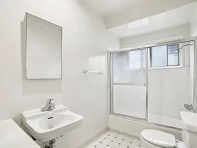 Sea Isle Apartments — Photo 10