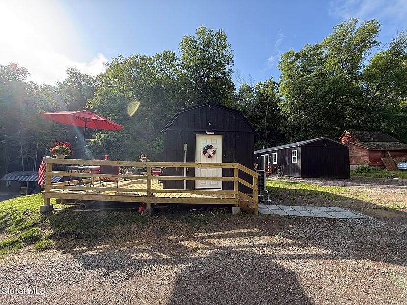 4th image of 416 Upper Turnpike Road
