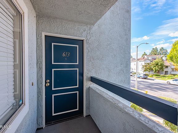 5th image of 20342 Rue Crevier Unit 613