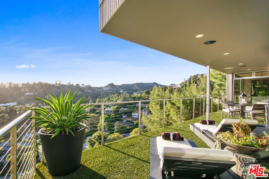 5 bed, 3.5 bath, 3000 sqft, $23,000 — Photo 2